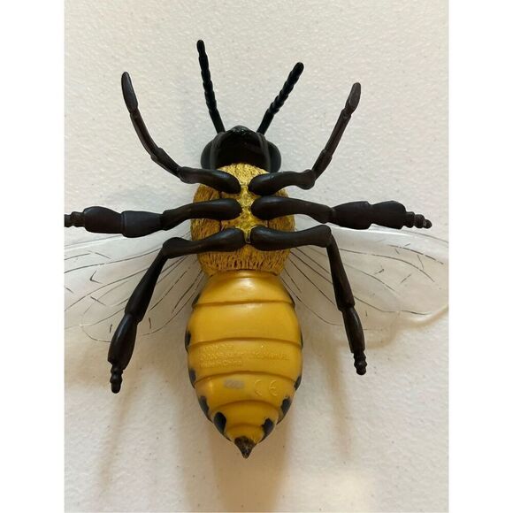 Safari LTD Honey Bee Incredible Creatures Figure - Picture 5 of 7